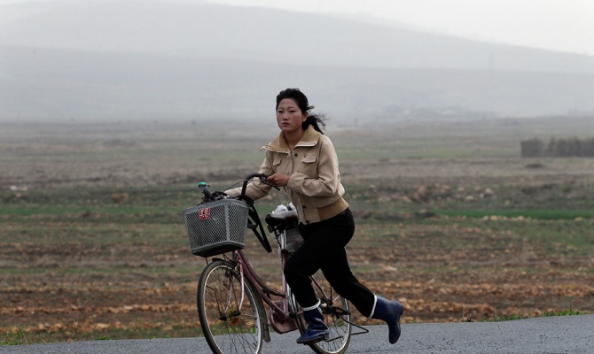Запрет женщинам ездить на велосипеде в КНДР