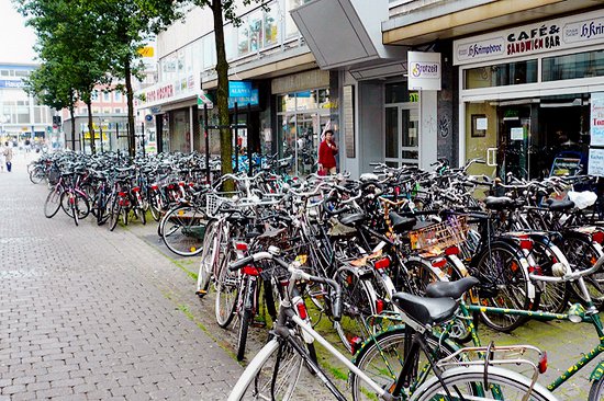 Велосипедная парковка в Страсбурге